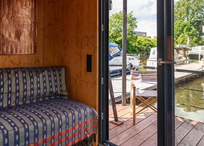 Tiny-hausboot Likedeeler Mit Dachterasse Und Kamin Hamburgo